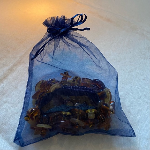 Button Bracelet - Picture 6 of 7